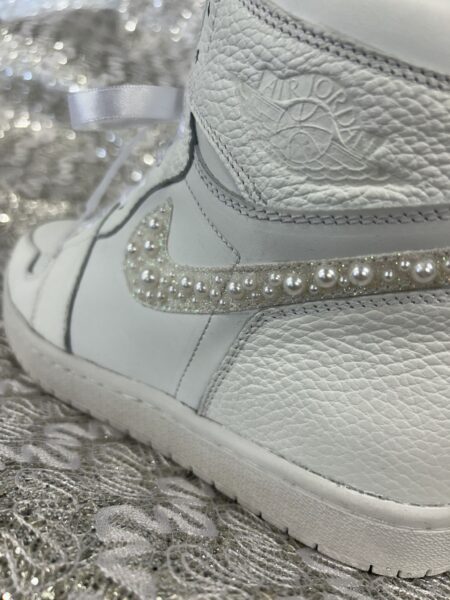 AIR JORDAN 1 HIGH CUSTOM BIANCA PERLATA