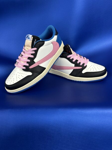 AIR JORDAN 1 RETRO LOW FRAGMENT DESING X TRAVIS SCOTT SWOOSH PINK