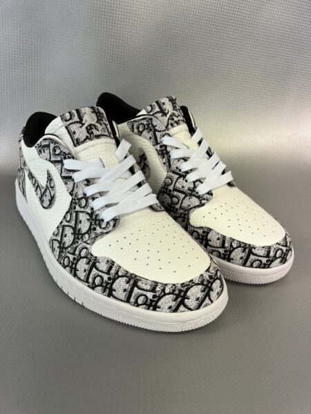 AIR JORDAN 1 LOW SB CUSTOM VERSIONE DIOR