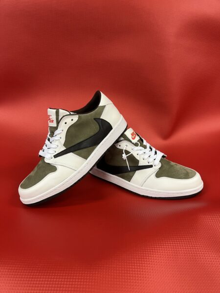 AIR JORDAN 1 RETRO LOW TRAVIS SCOTT OLIVE