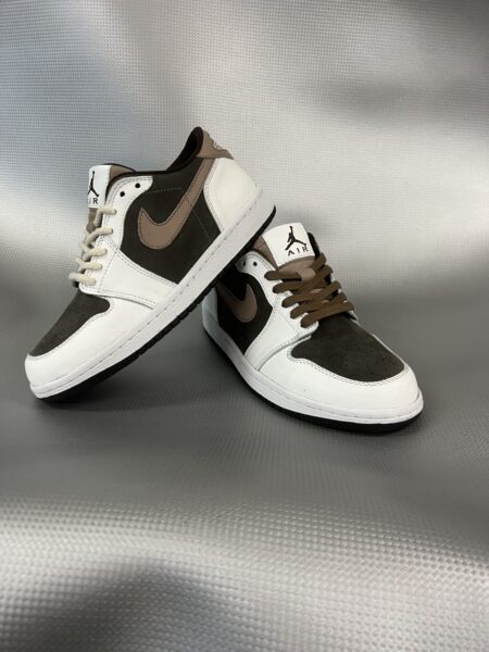 AIR JORDAN 1 LOW SB NUBUK MUD